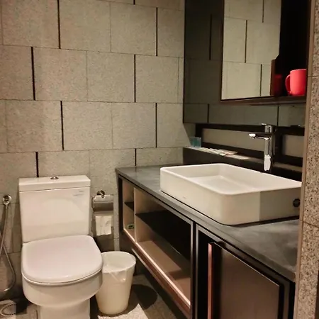 Scarletz Suites Klcc By Signature Apartment Kuala Lumpur Luaran gambar